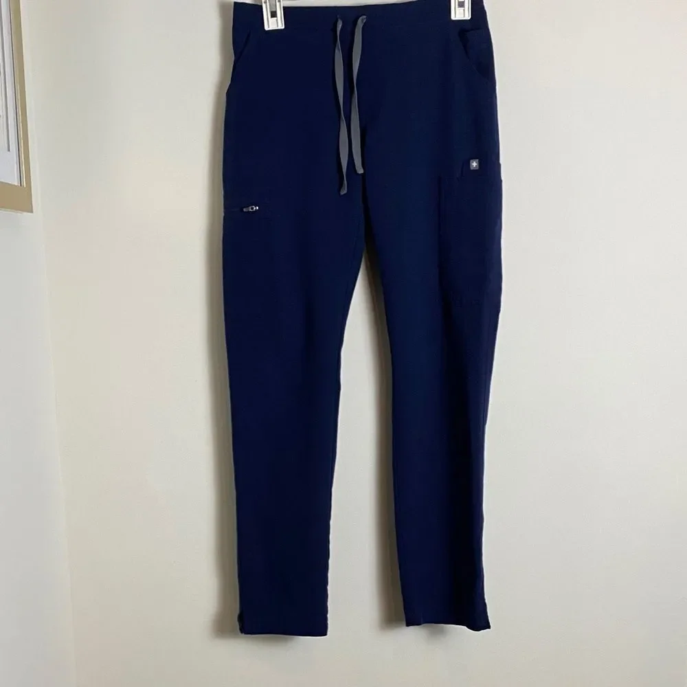 Figs Navy Blue Scrub Set: Catarina Top, Cargo Jogger Scrub Pants XS - Picture 5 of 9
